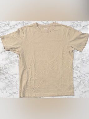 Uniqlo Men’s T‑Shirt in Beige (100% Cotton)